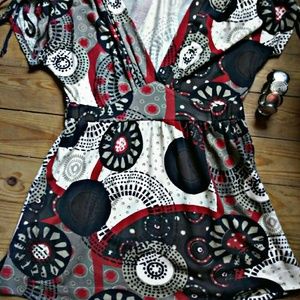 Ladies Lucky Brand v-cut top/blouse short sleeve